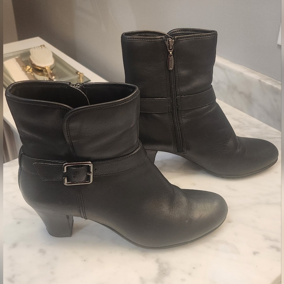 SizeClarks Artisan Waterproof Black Leather Side Zip, Buckle Ankle Boots - Picture 1 of 14